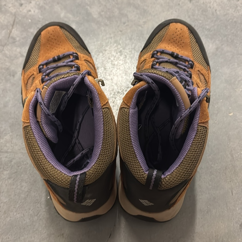 Columbia Women's Crestwood Mid Waterproof Hiking Shoe - Picture 9 of 13